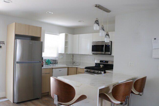 Photo - 22407 Strassburg Ave