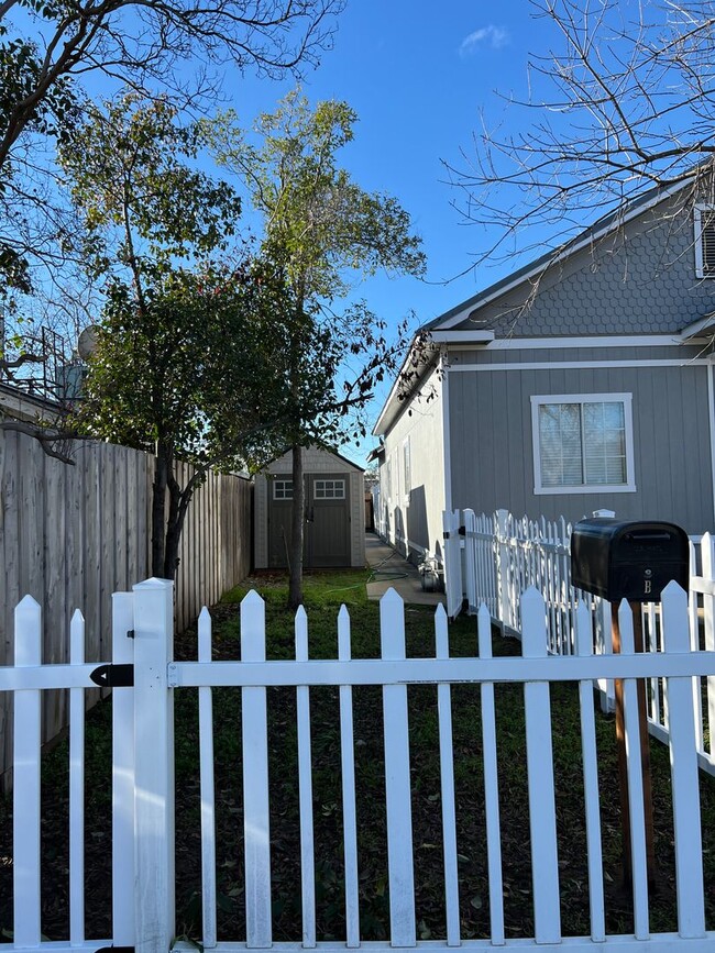 Photo - 2820 East St Unidad A