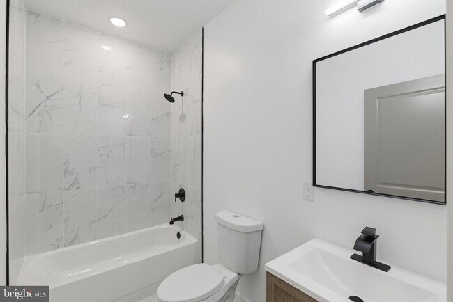 Photo - 2310 N Sydenham St Unidad 1