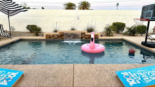 Photo - 609 N Balboa