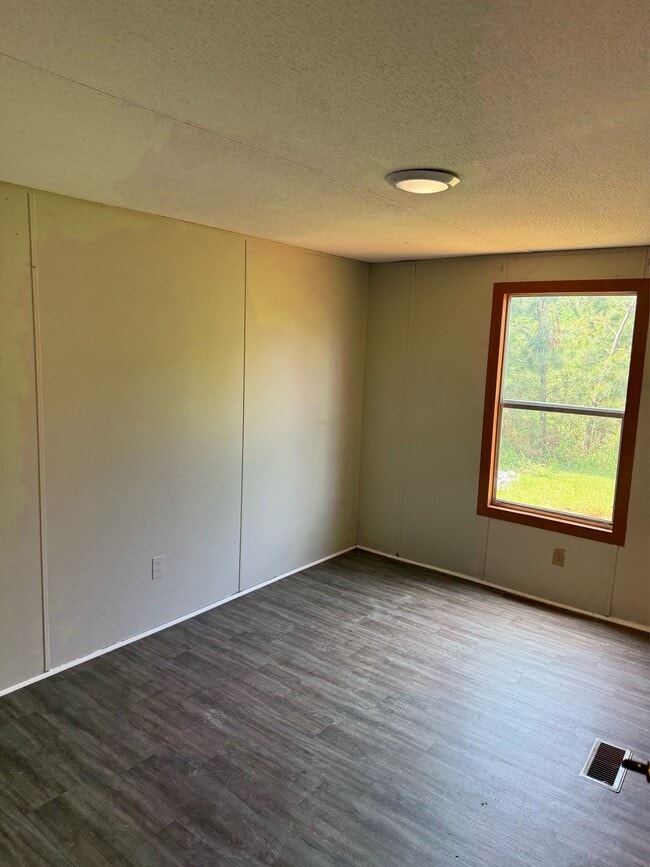 Photo - 6037 Friendship Rd