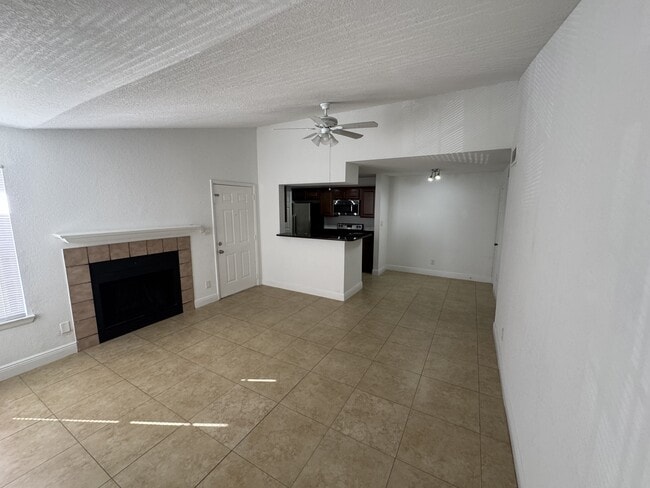 Photo - 5533 Chrishire Way