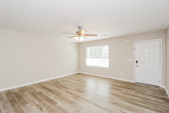 Photo - 505 Brady Dr