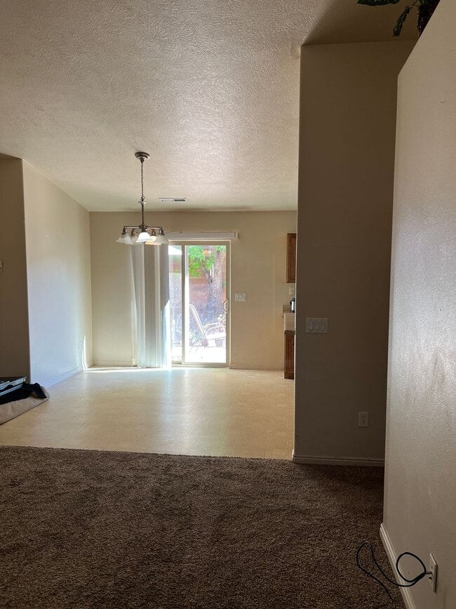 Photo - Great 3 bedroom 2 bath home in St George!