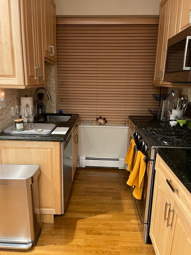 Kitchen - 18 Garden St Unit 1