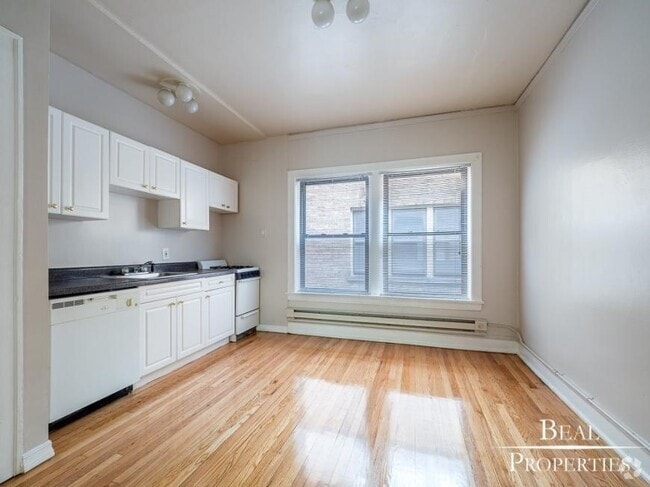 Building Photo - 1 bedroom in EVANSTON IL 60202 Unit W3 Rental