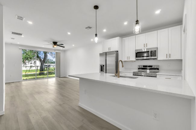 Photo - 1006 Stinson St