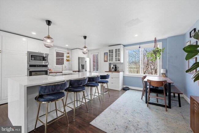 Photo - 125 E Moreland Ave