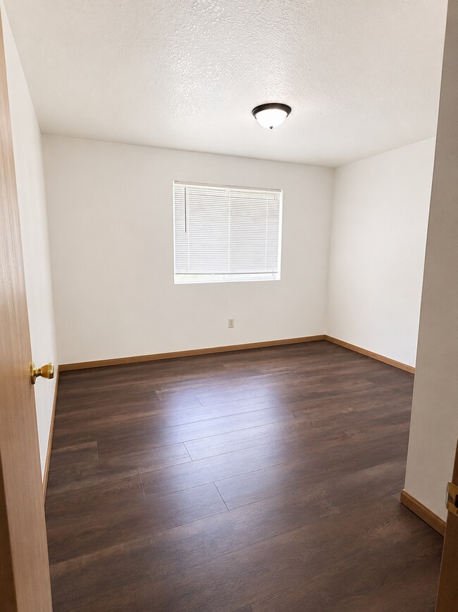 Photo - Large Upstairs 2 Bedroom in Faribault Unit MCP 1711-#3
