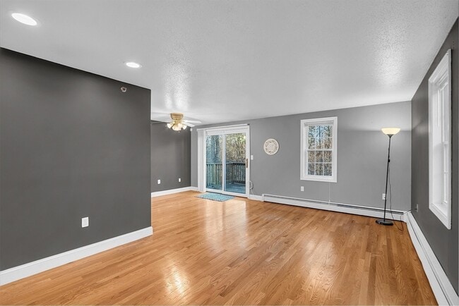 Photo - 65 Lantern Ln Unit 8
