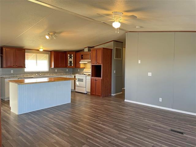 Photo - 9624 Clark St