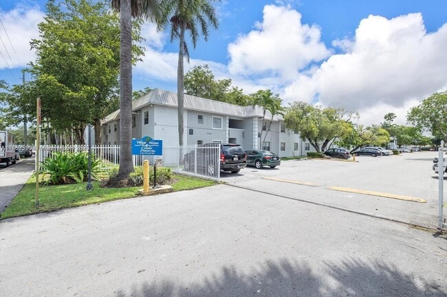 Building Photo - 17255 SW 95th Ave Unit 202 Rental