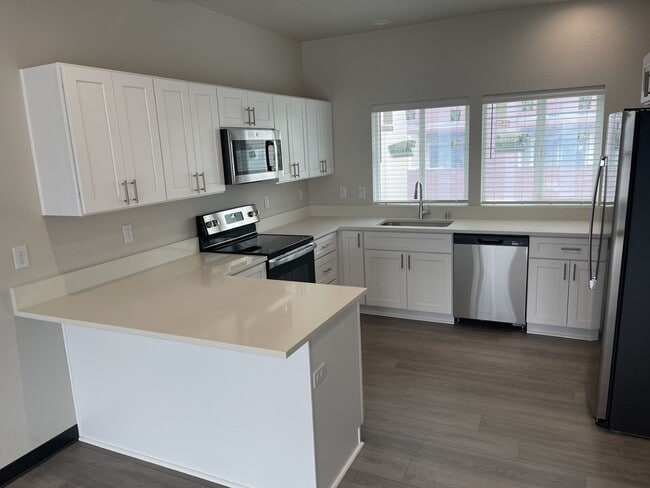 Photo - Stunning 3-Bed, 2.5-Bath 3-Level Townhomes in Deer Park, Townhomes Available September 10th! Unidad 1