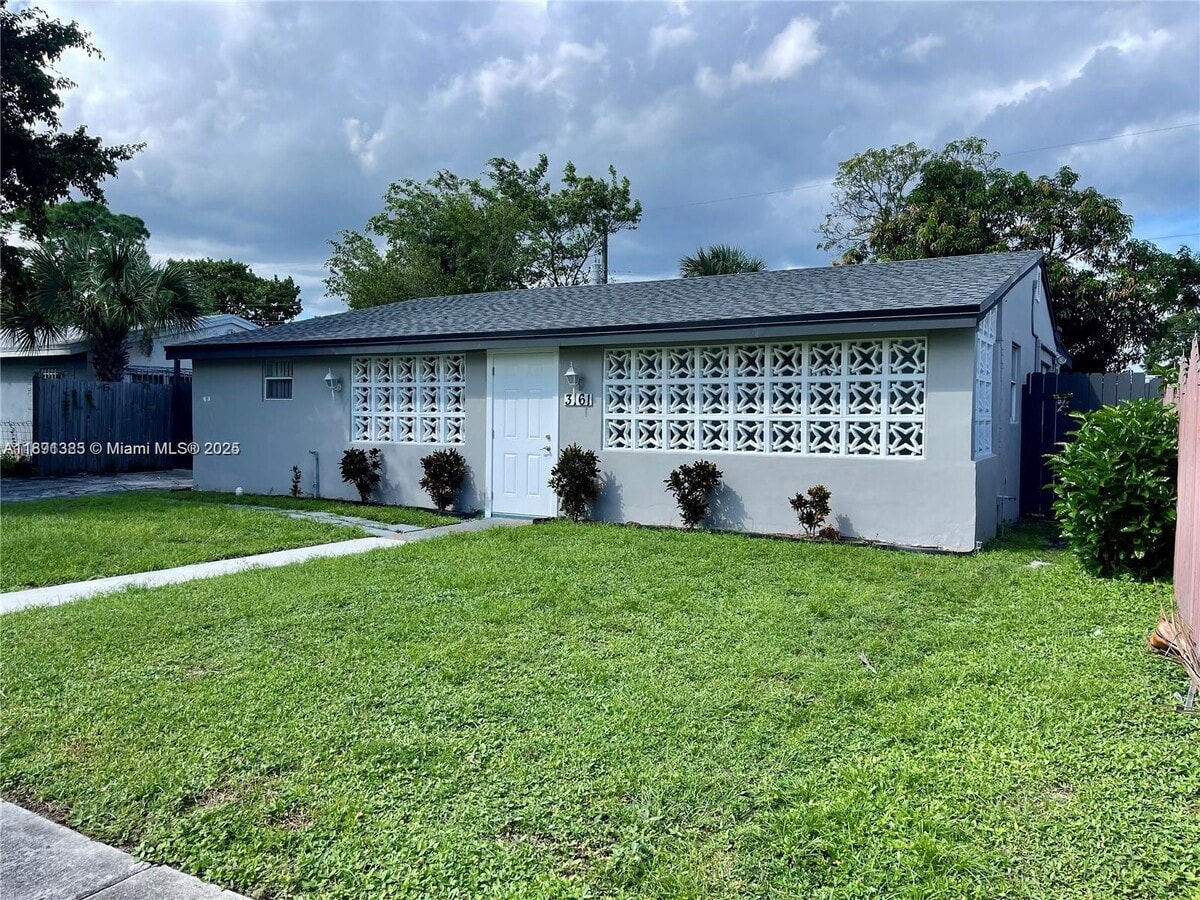 Photo - 3161 NW 4th St Unidad B