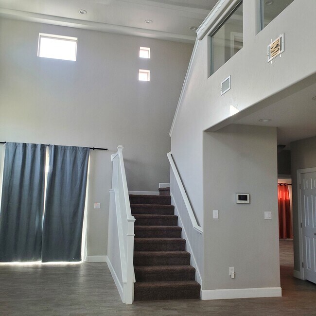 12 Holly Loop