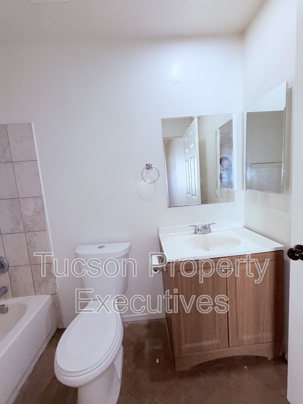 Photo - 1412 E 25th St