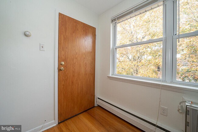 Photo - 1334 Montgomery Ave Unidad D4