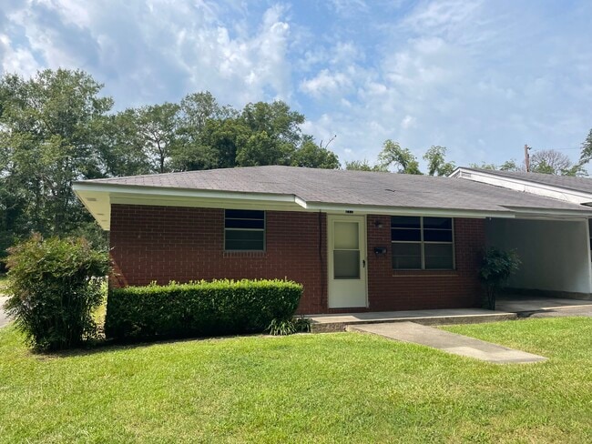 Building Photo - 211 Godwin Ln Unit 211