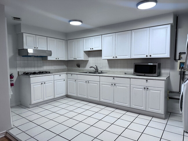 Photo - 240 W 31st St Unit 2W