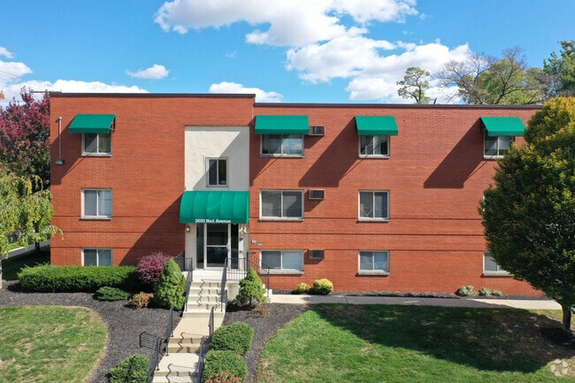Royal Neil Apartments