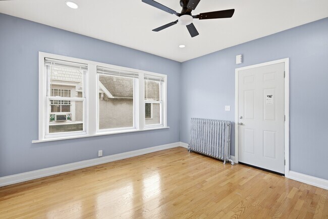 4827 N Spaulding Ave Unit 2R