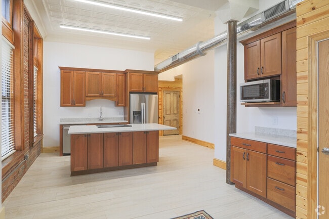1 BR, 1 BA - Kitchen - 218 N Center St Unit 304