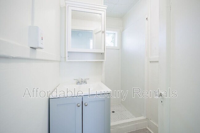 Photo - 3 Sumner Park Unidad 6-Carriage House