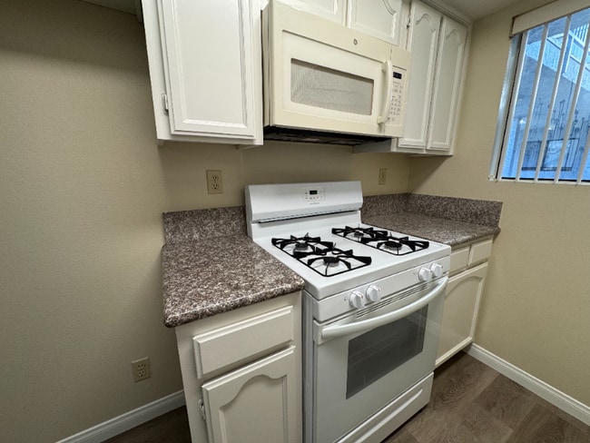 Photo - 515 E Elmwood Ave Unidad 104