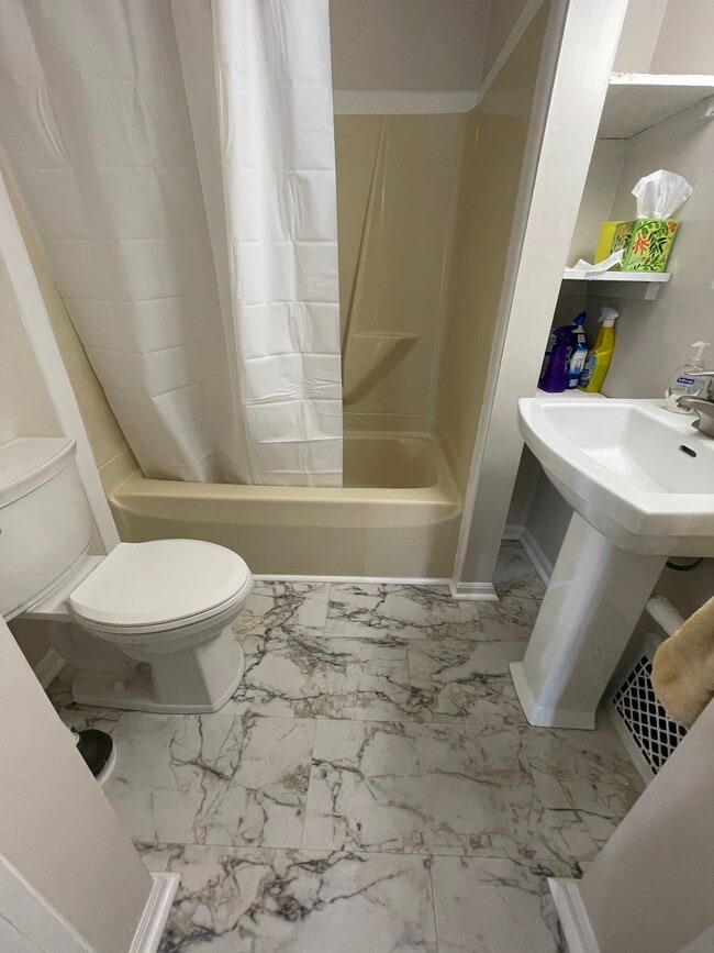 803 Florida Ave Unidad 2 Bedroom 1 Bath Lower