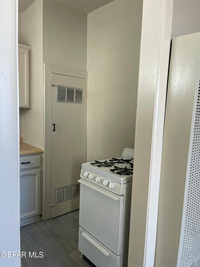 Photo - 705 N St Vrain St Unit 9