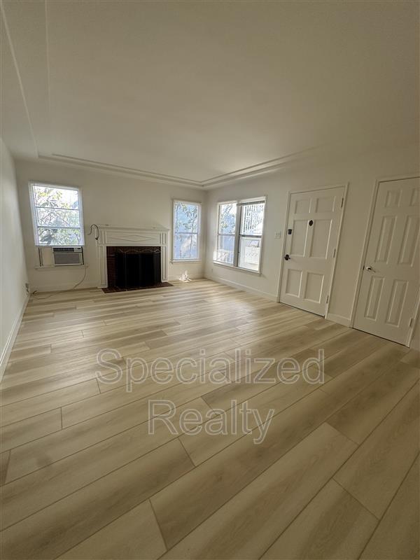 Photo - 771 E Doran St