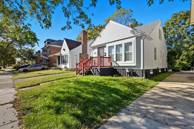 Photo - Holiday Special Reduce Rent