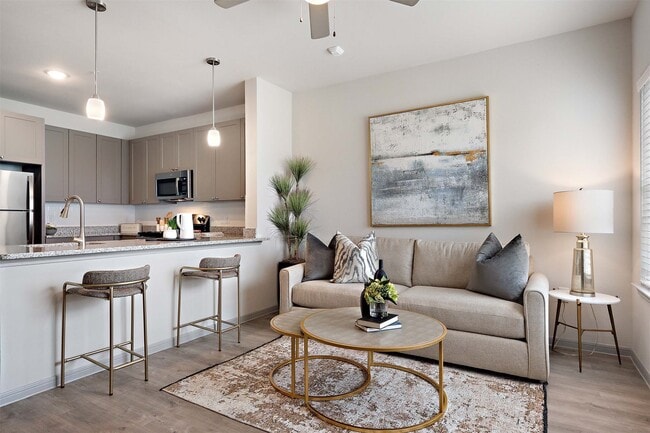 Photo - 1101 Halsey Dr