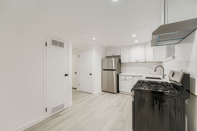 Photo - Shorewood Place 1035 Unit A