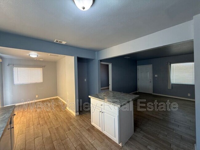 Photo - 718 Pierce St