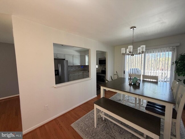 Photo - 18 Jameson Ln