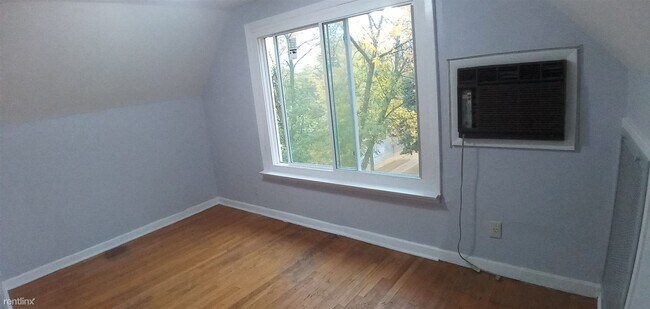 Photo - 1 br, 1 bath 4plex - 2303 West McKinley Av...