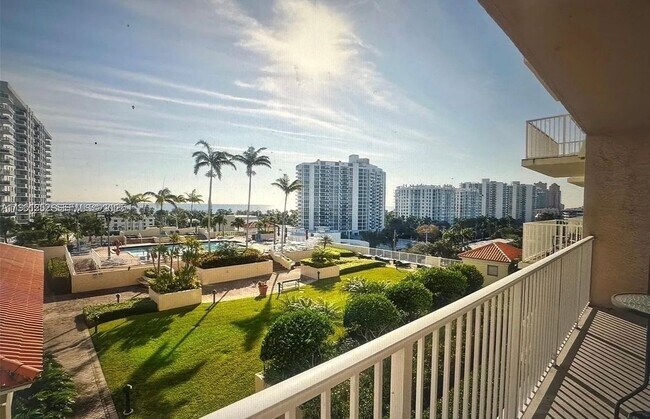 Photo - 3020 NE 32nd Ave
