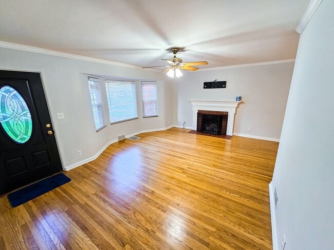 Photo - 6024 Hillside Ave E Dr