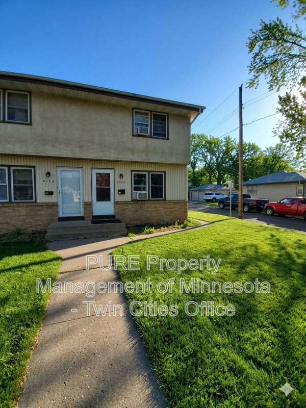 Photo - 4703 5th St NE