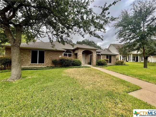 Photo - 5612 Legacy Oaks Dr