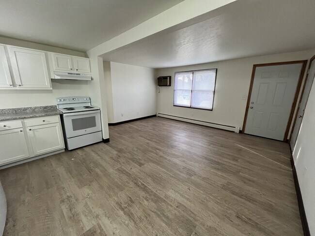 Photo - 523 Spinnaker Ln