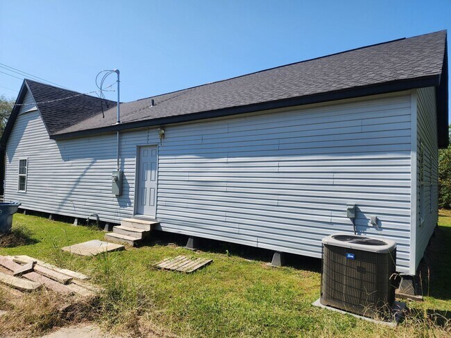 Photo - Spacious 3/2 home in Jennings!