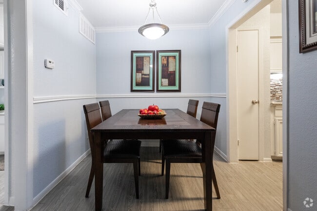 1BR/1BA - Quaint Kitchens