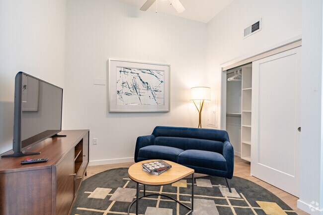 Studio - 522SF