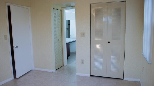 Photo - 2861 N Oakland Forest Dr Unit 307