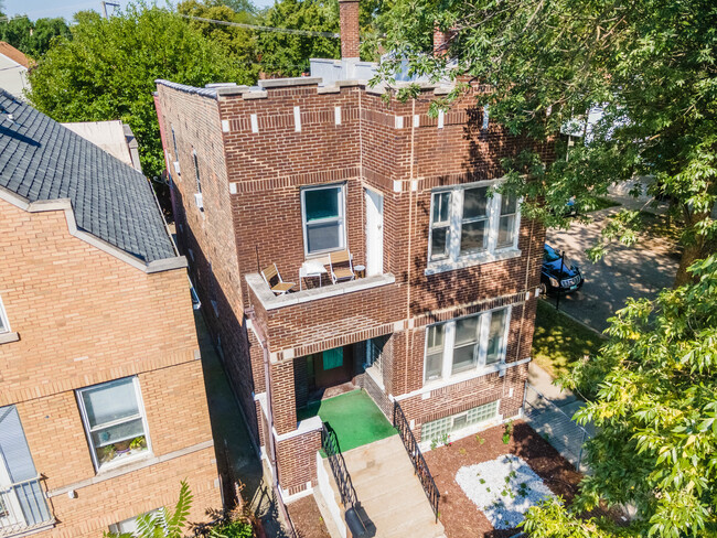 Building Photo - 3000 S Homan Ave Unit 2