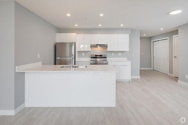 3BR, 2BA - 847SF