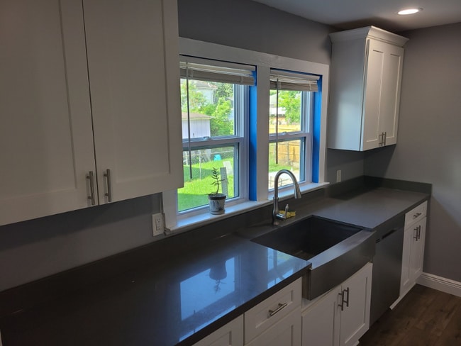 Photo - 550 Brown St