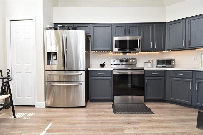 Photo - 6919 Della Dr Unit 32